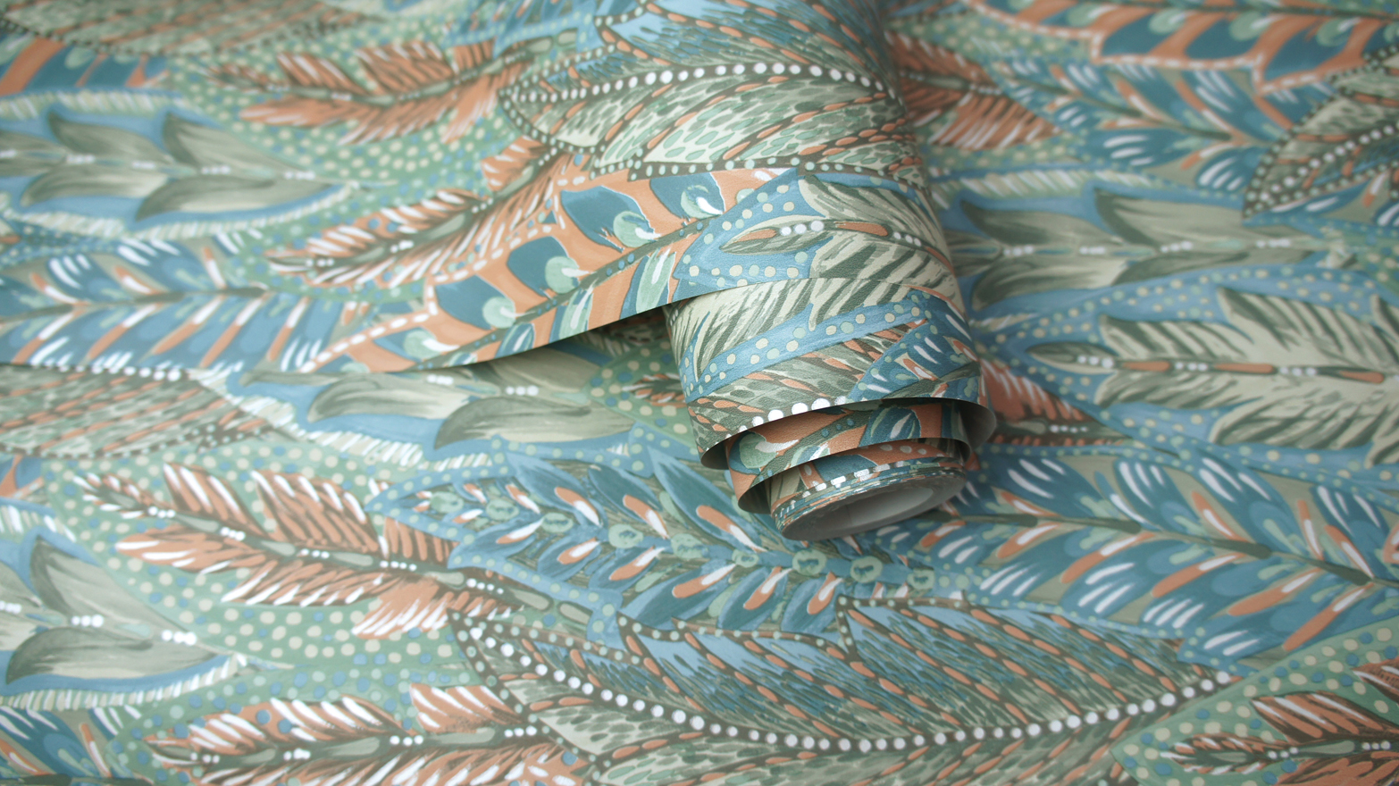 TAPETAI, AMAZONIA, AMHERST, CORAL BLUE, 91302 RULONAS